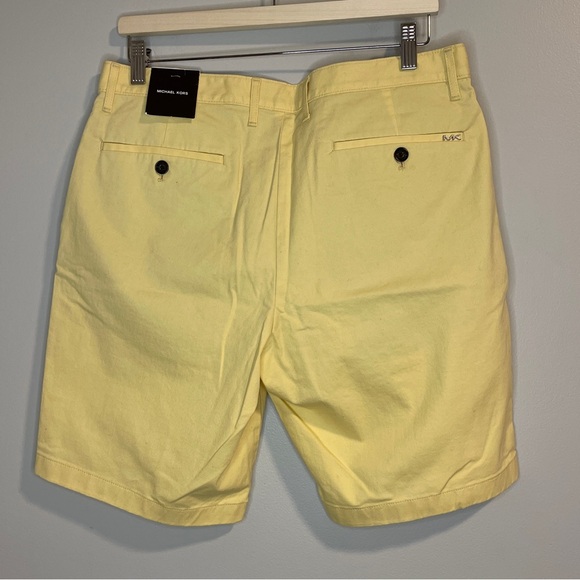 Michael Kors Mens Tailored Spring 1 Classic Fit Pale Yellow Shorts Size 31 - Picture 2 of 7